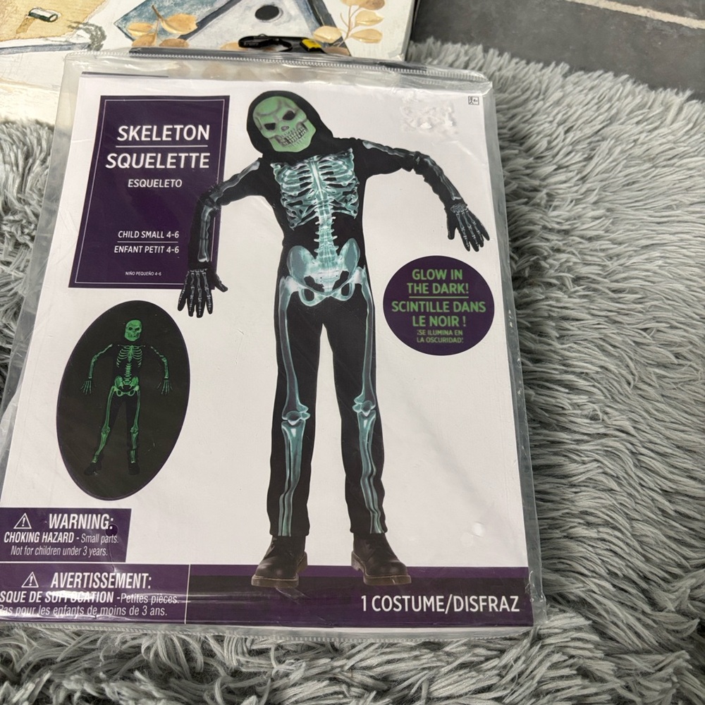 NWT NIP Glow-in-the-Dark Skeleton # 155 4 Pc Halloween Costume Kids Small 4-6